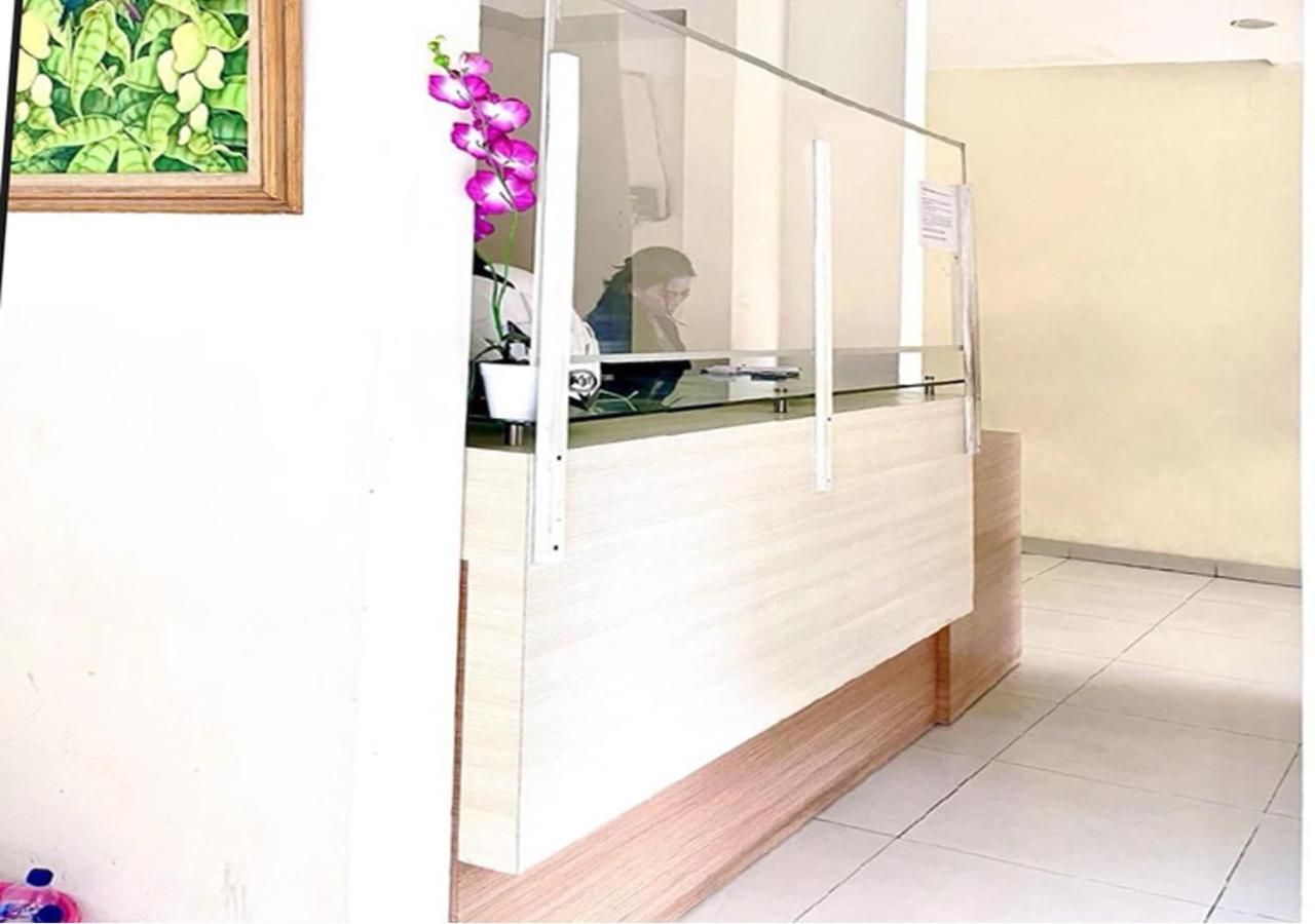 Guest House Permata Tawakal Джакарта Экстерьер фото